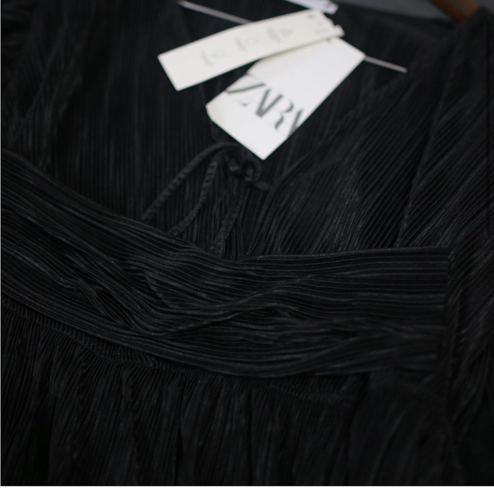 ZARA RUFFLED PLEATED BLOUSE. - Picture 3 of 4